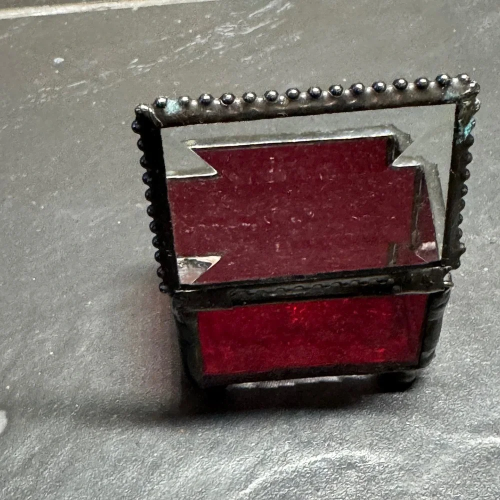 Vintage‎ Red Stained Glass Trinket Ring Box Beveled Lid Ruby Keepsake Box